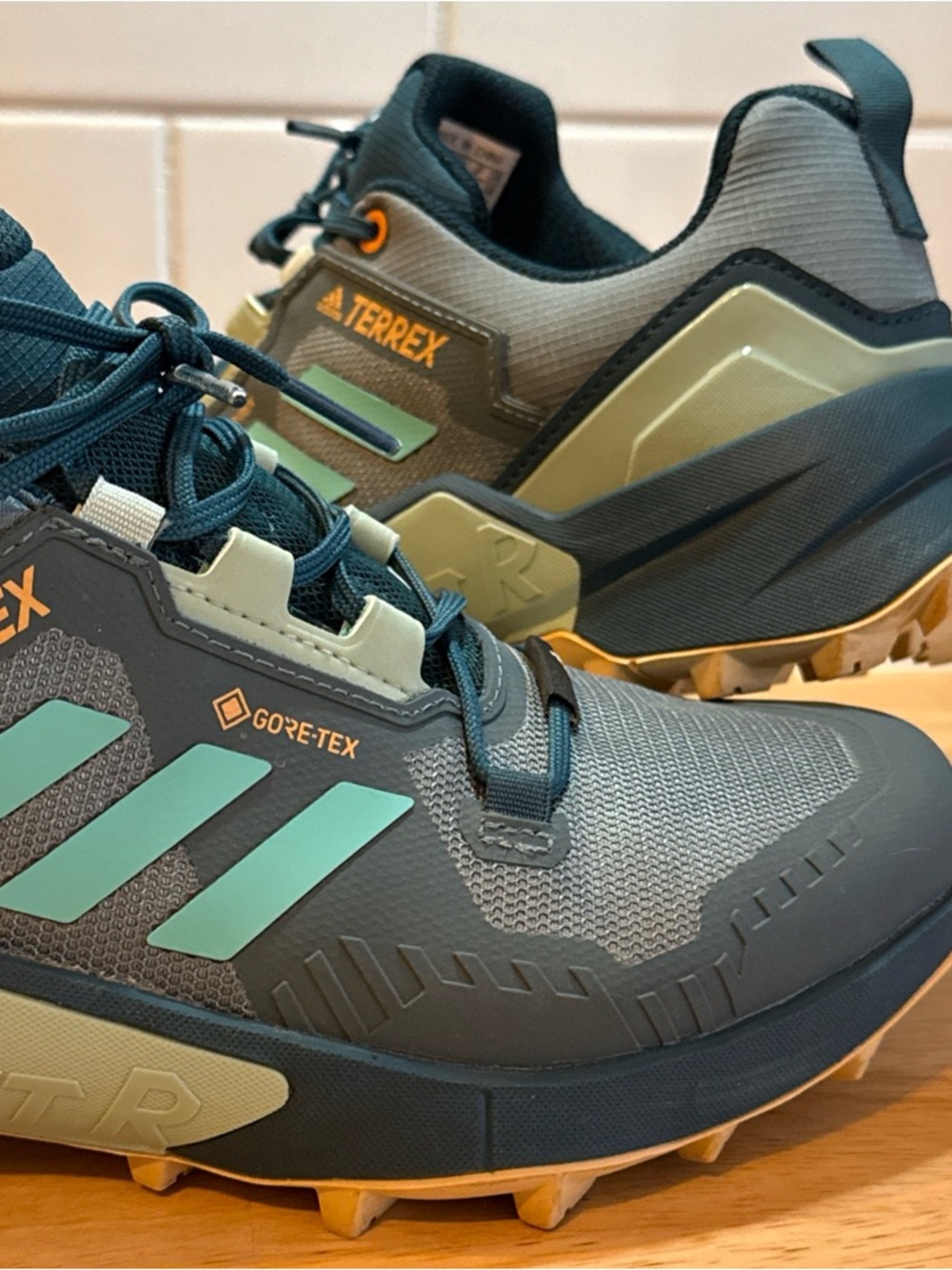 Adidas Terrex Swift R3 GTX GORE-TEX Womens Hiking Sneakers Teal Green Size W 7.5 - Picture 14 of 16